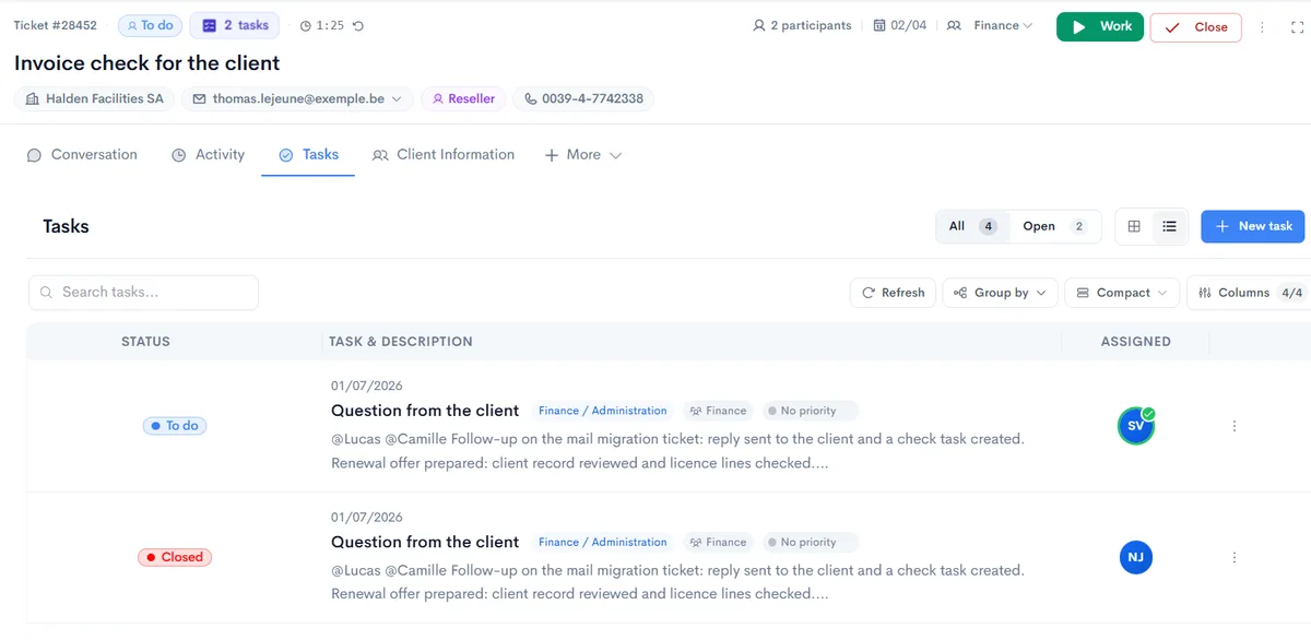 Onglet Tâches d’un ticket dans Neoo : client, contact et équipe en tête, puis les tâches avec leur statut, leur équipe, leur priorité et la personne assignée.